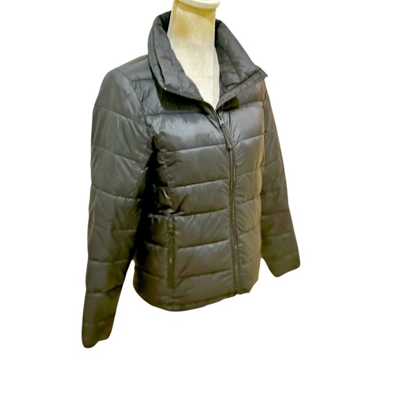 Abercrombie & Fitch black zip up  Puffer Jacket with retractable hood size xs - Picture 3 of 10